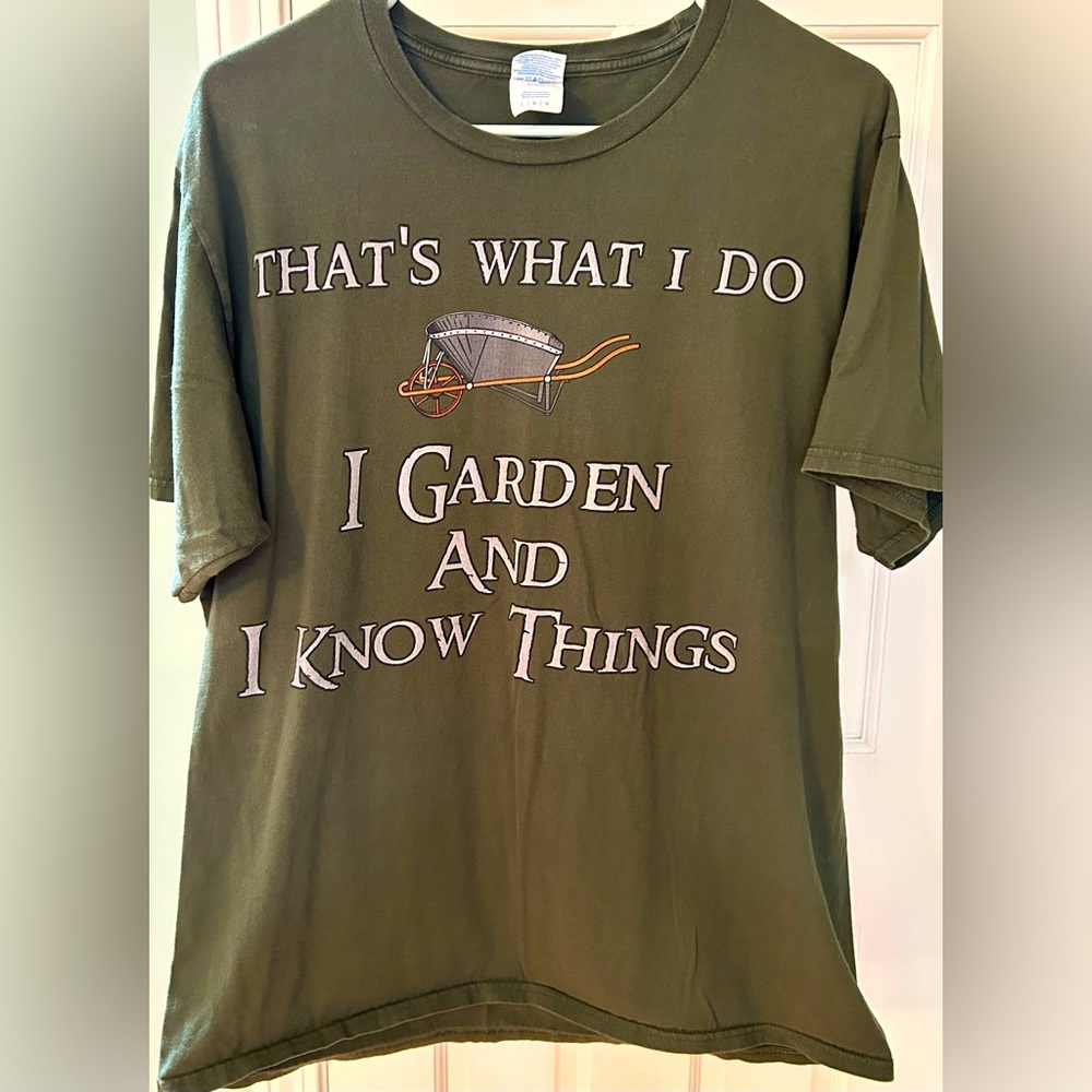 Men’s Size Large Port & Company Green Garden T-Shirt